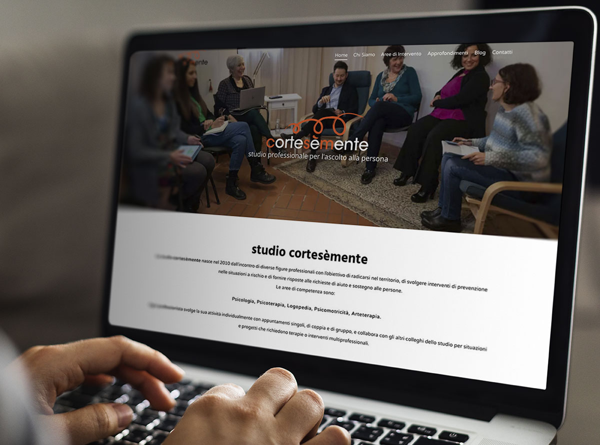 Sito web Cortesemente realizzato da ensof.it